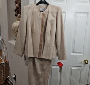Larry Levine Beige and Brown Suit Set